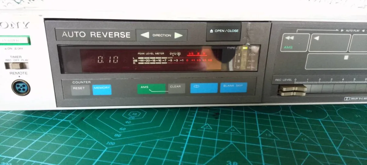 Sony Cassette Recorder TC-V7 - Image 2