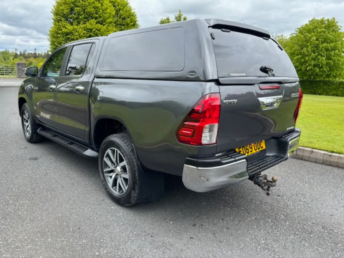 Toyota Hilux 2020 - Image 4