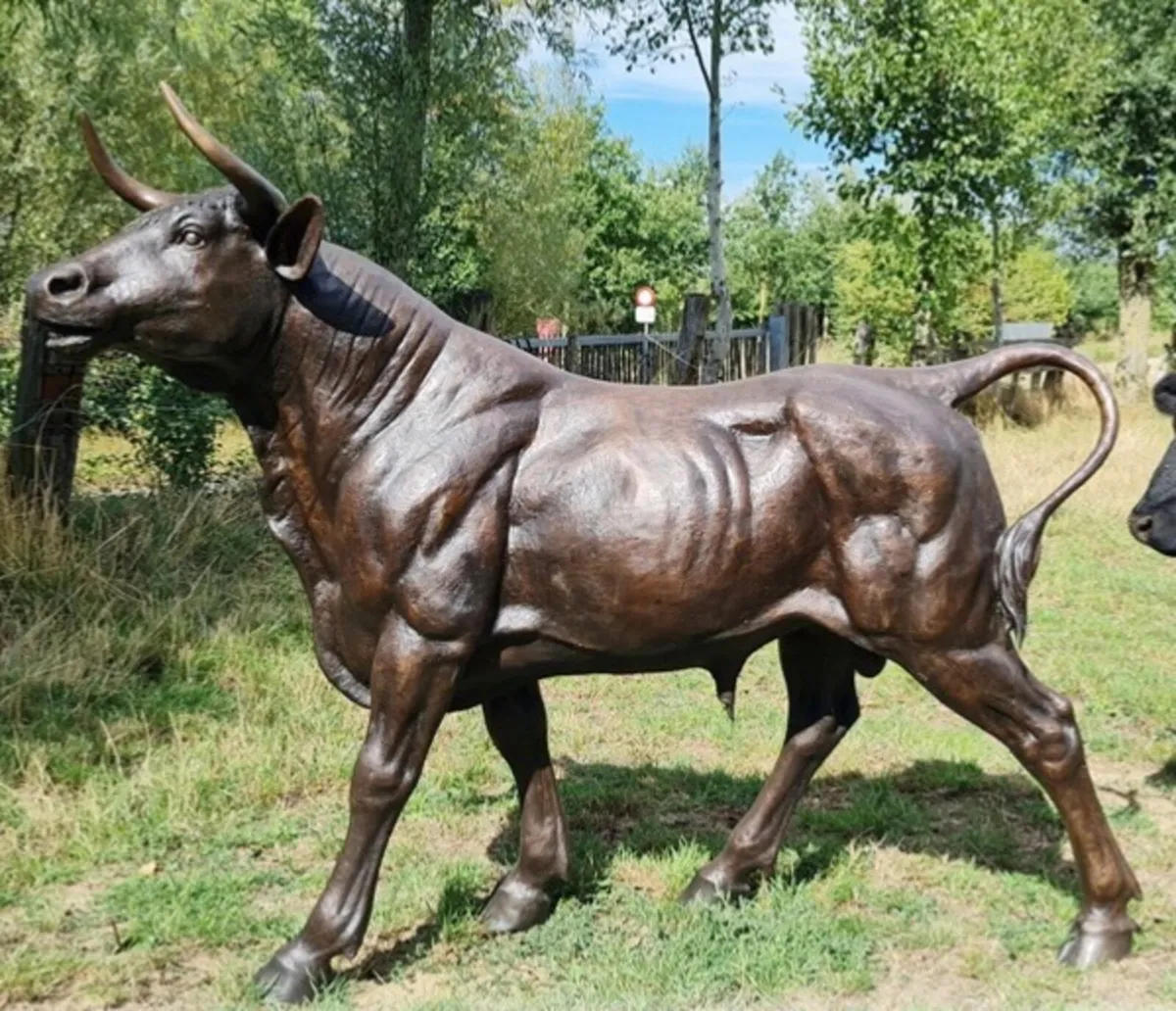 Life size Bronze bull statue - Image 3