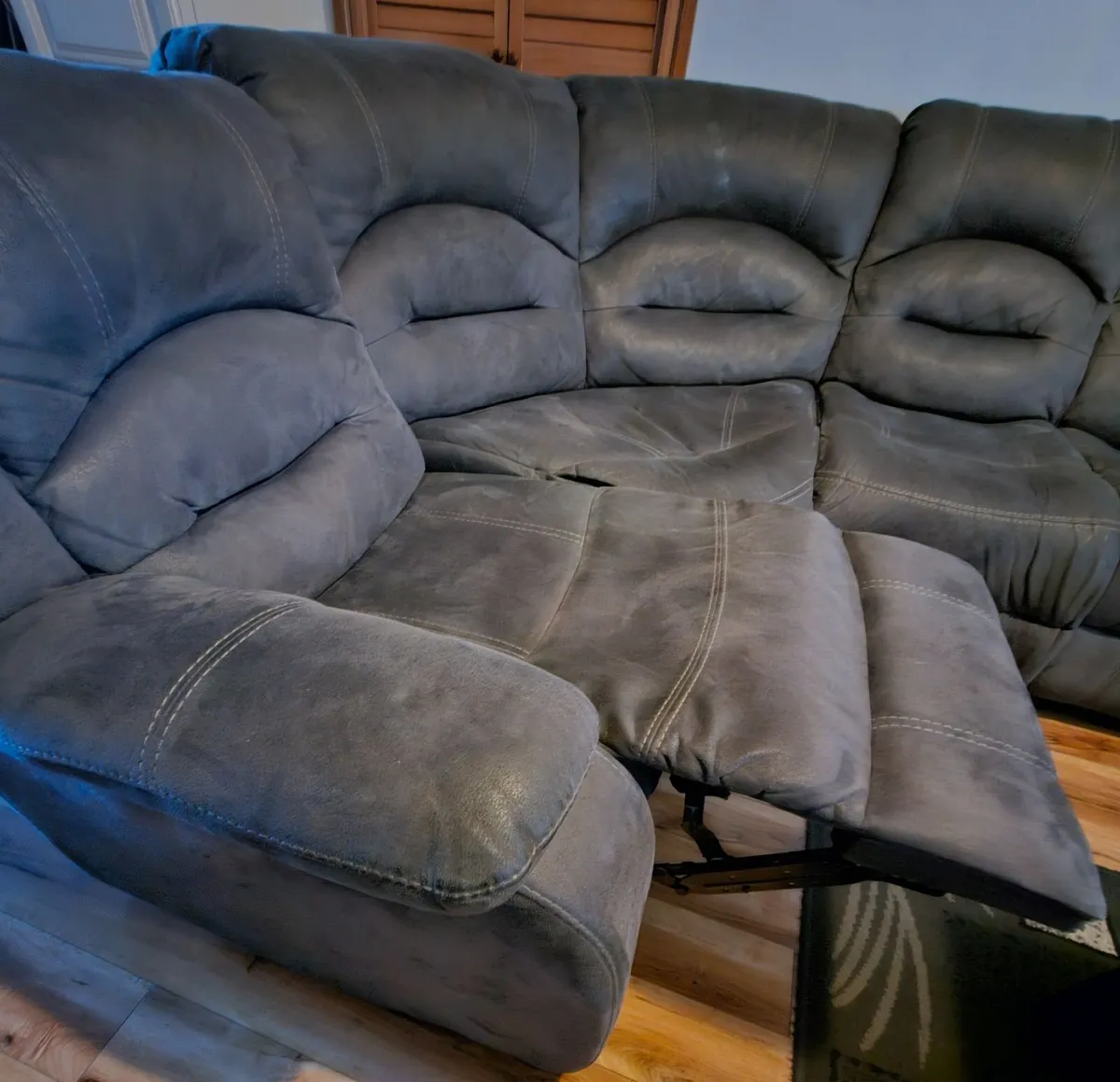 Living/sitting room corner couch & furniture - Image 4