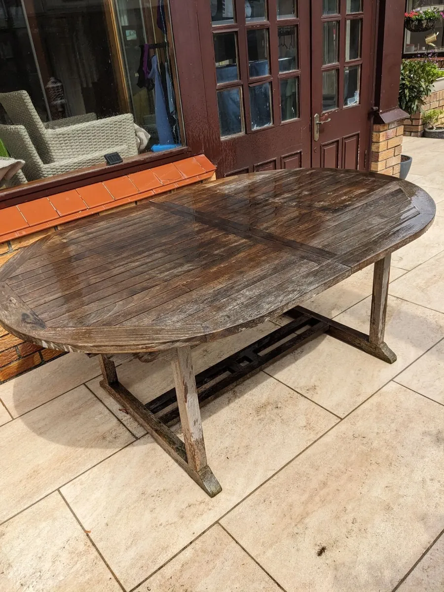 Garden table and chairs - Image 1