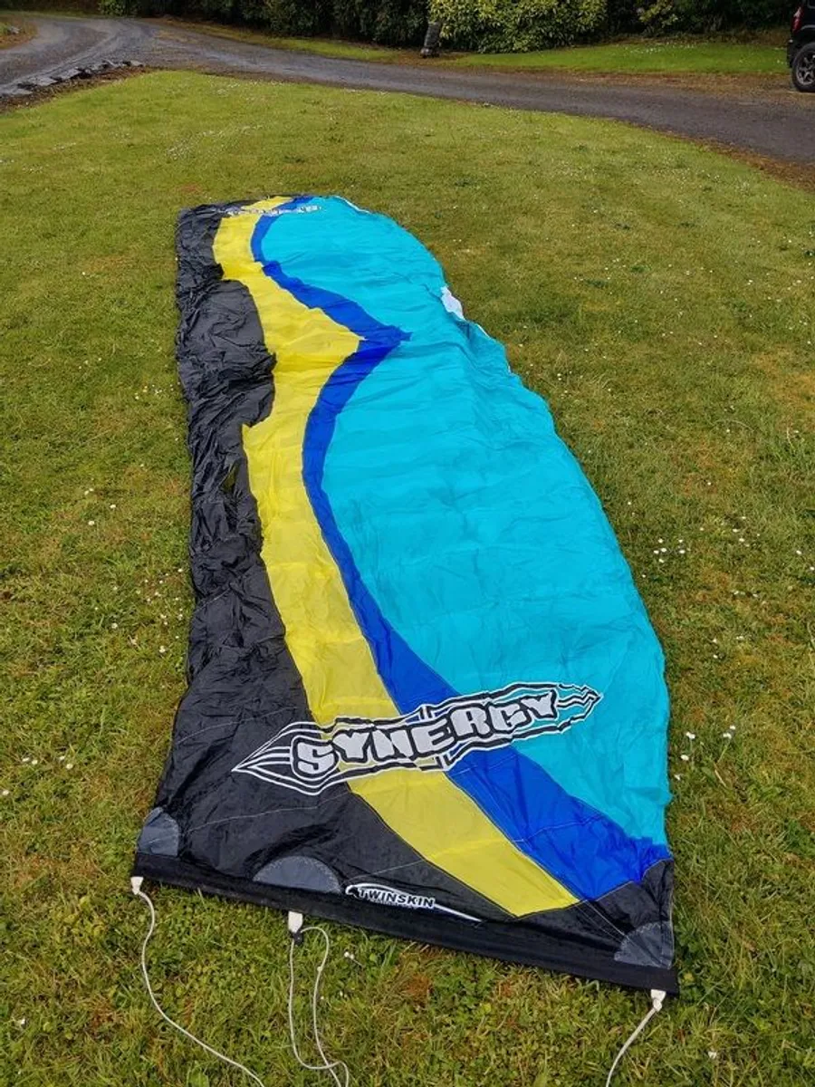 Peter Lynn SYNERGY surf / board kite - Image 1