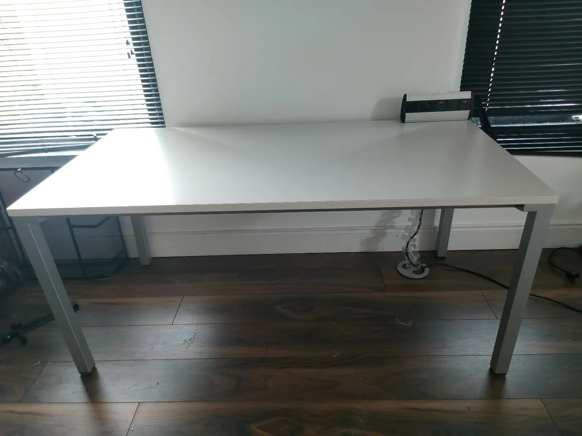 Work desk - Image 1