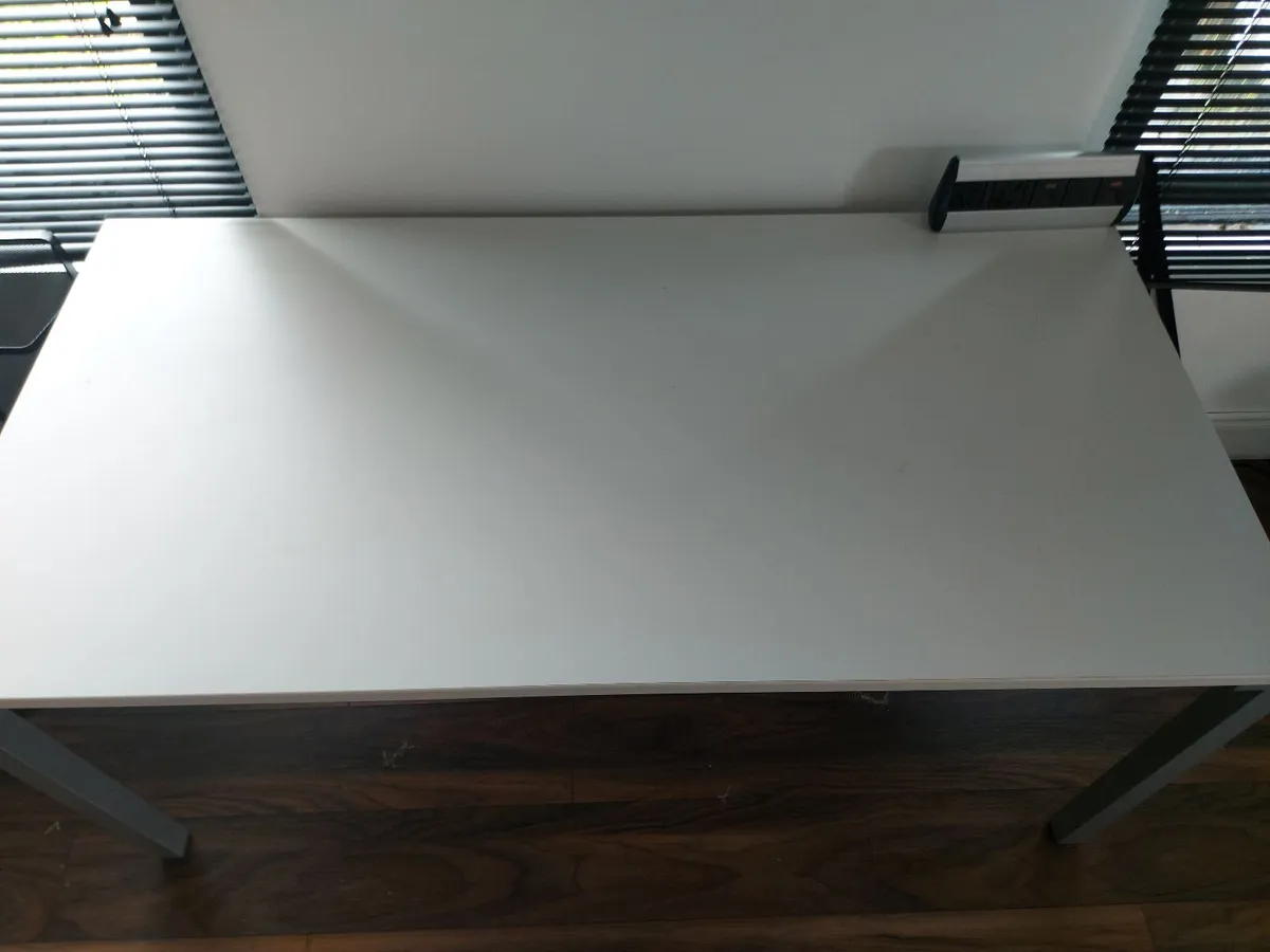 Work desk - Image 3