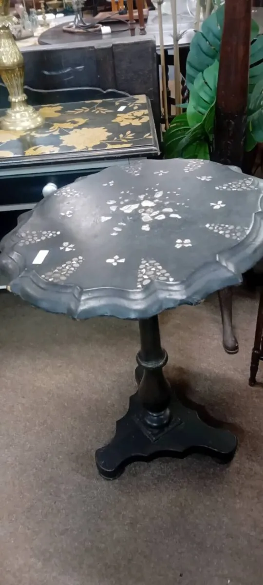 Victorian Tilt Top Plant Table
