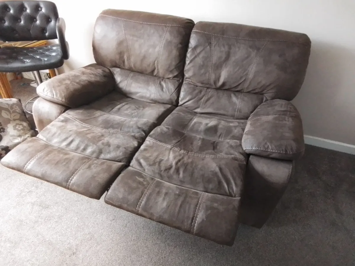 Sofa 2 seater recliner - Image 2