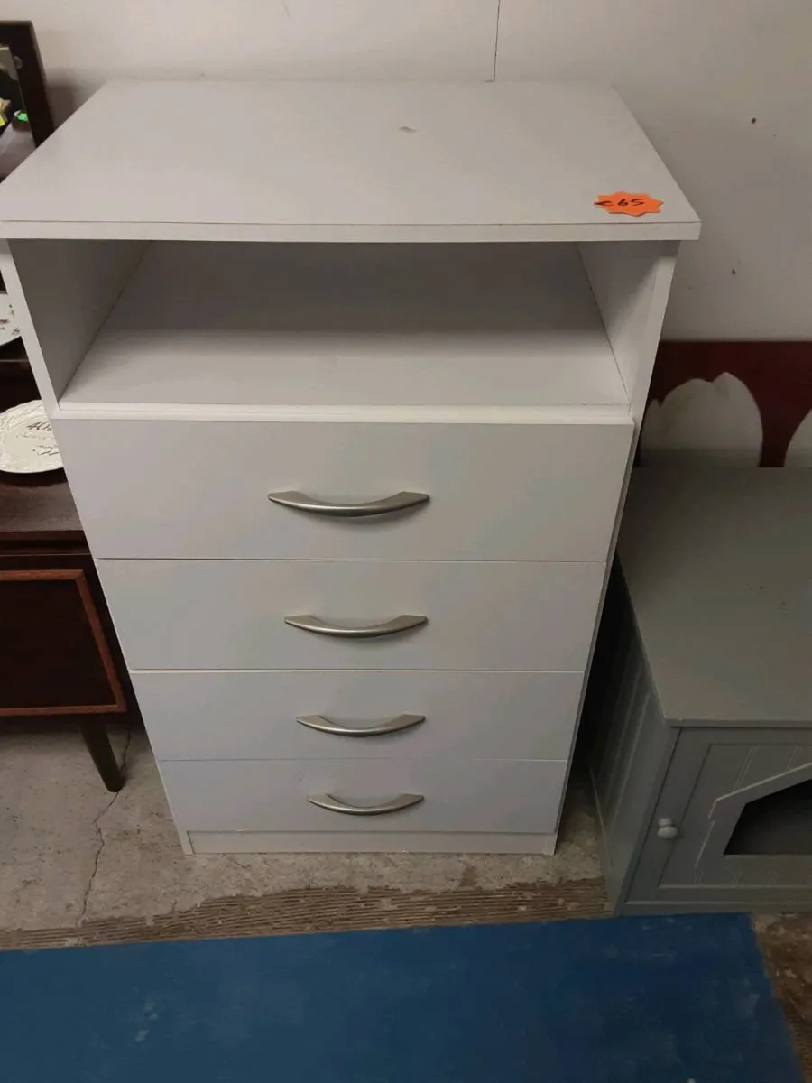 WHITE CHEST OF DRAWERS - Image 2