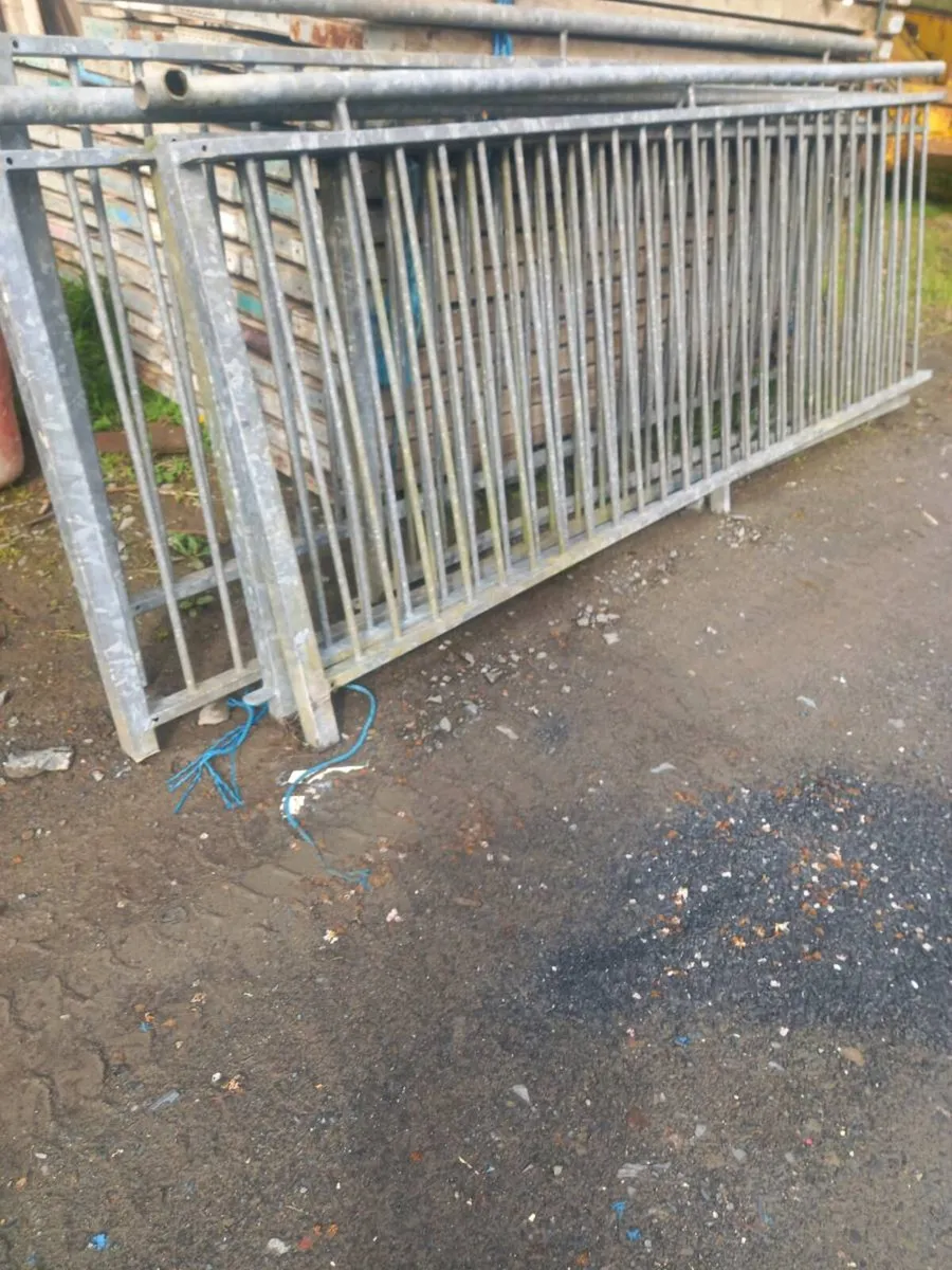 Galvanised steel farm gate panels - Image 1