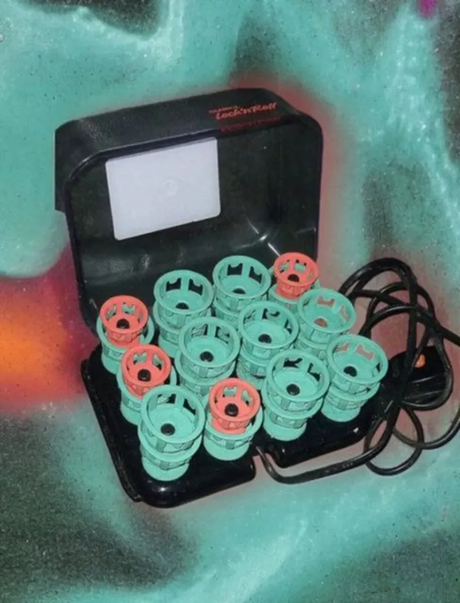 Clairol 'Lock n Roll Heated Hair Curlers' - Image 4