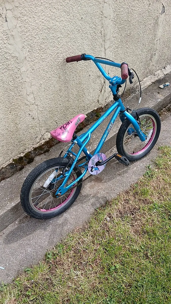 Girls bike (ages 4 to 7 ) - Image 2