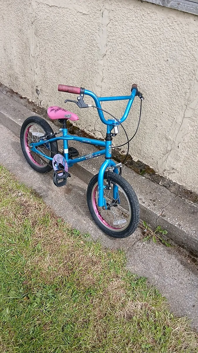 Girls bike (ages 4 to 7 ) - Image 3