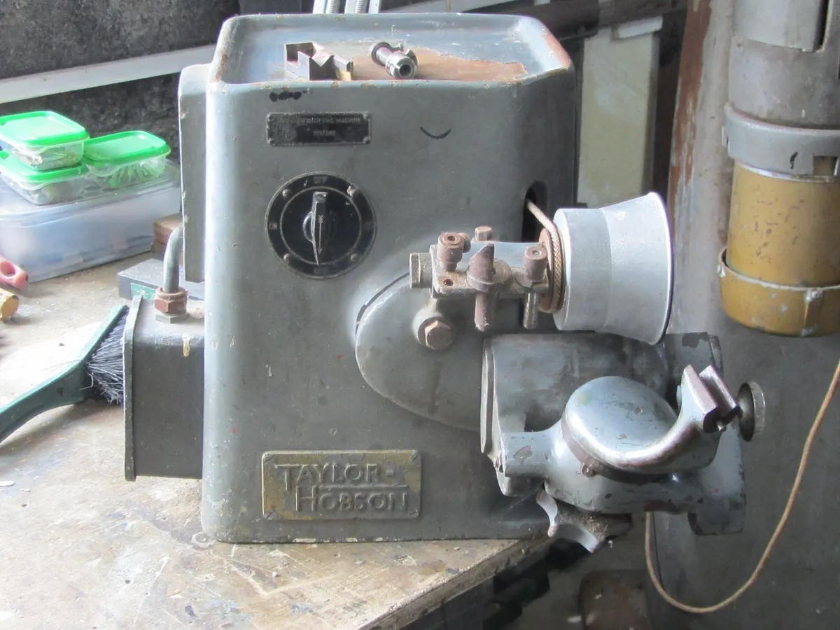 Engraving machine and cutter grinder - Image 1