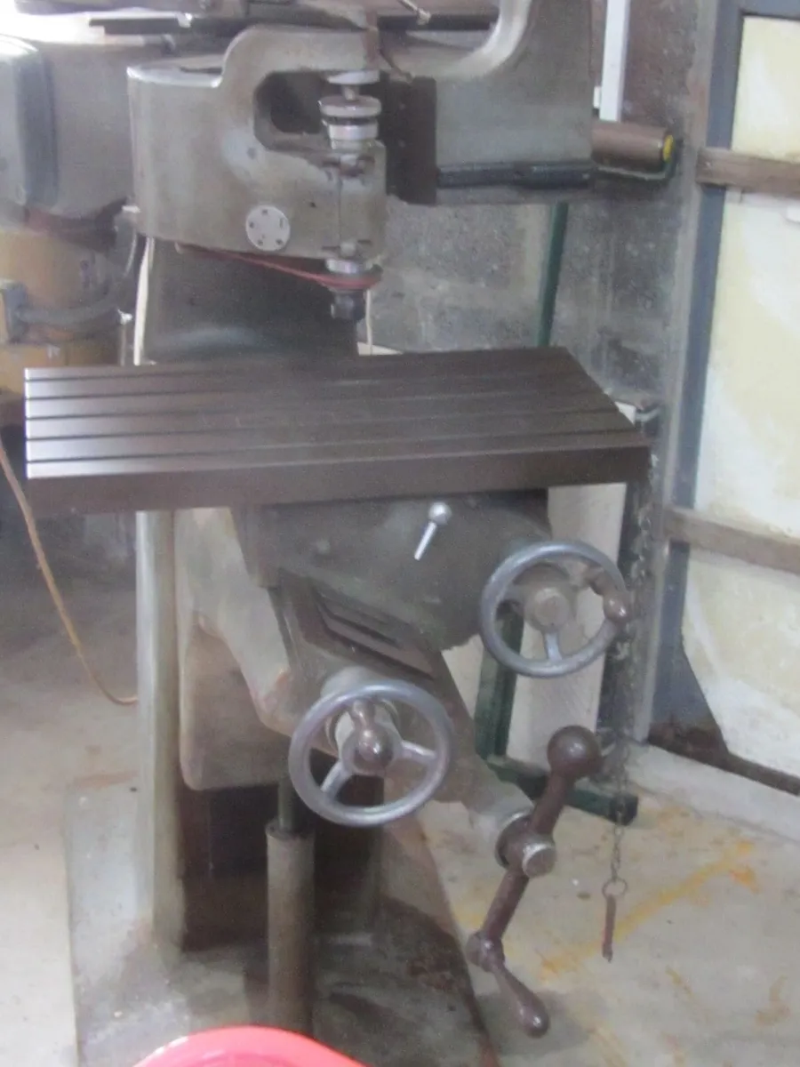 Engraving machine and cutter grinder - Image 3