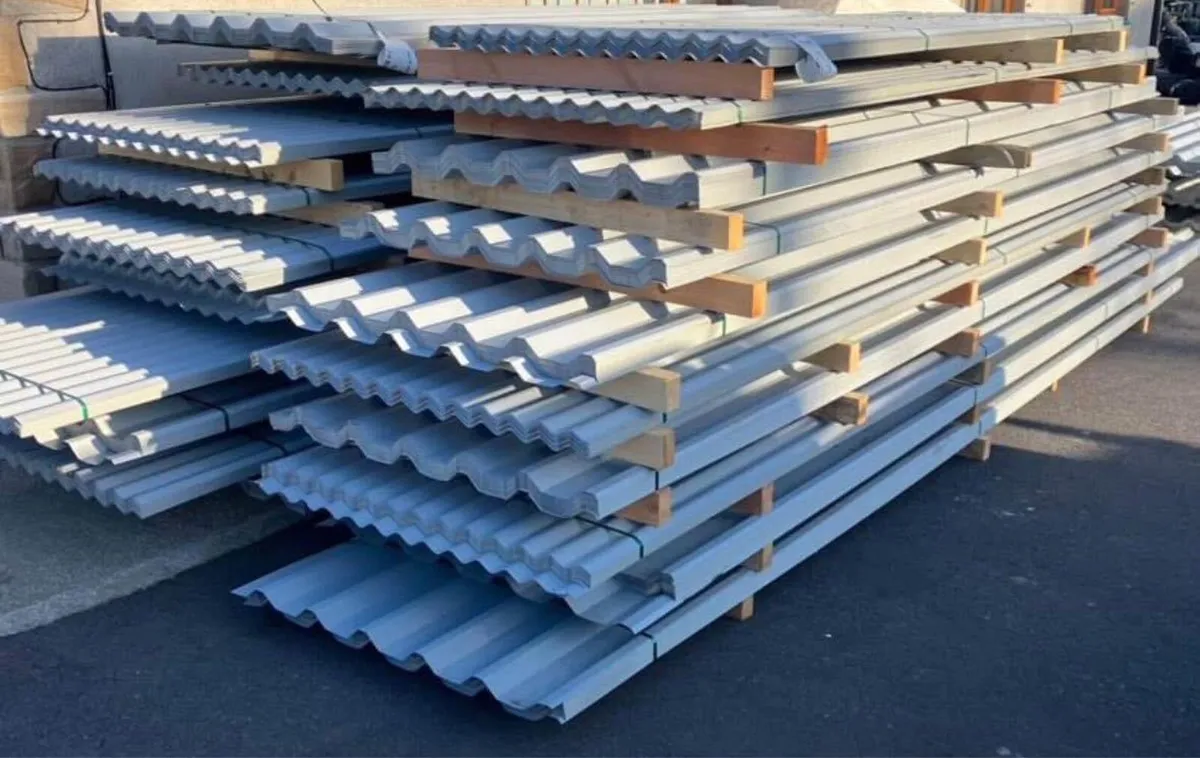 Roof sheeting & flashings & purlins cut to length - Image 3