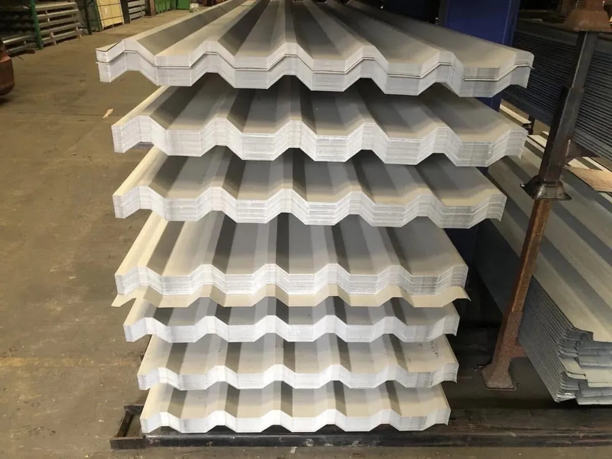 Roof sheeting & flashings & purlins cut to length - Image 4