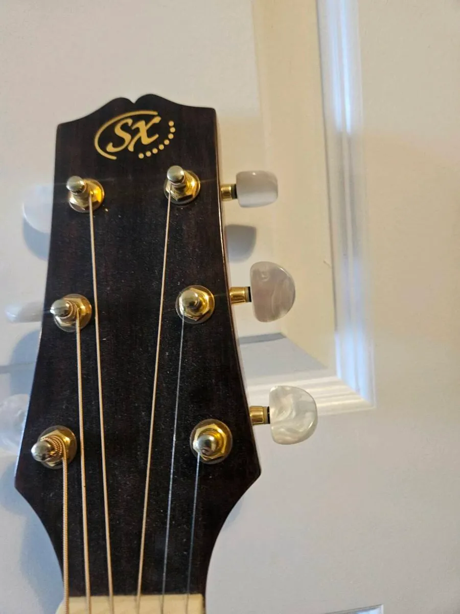 Guitar acoustic - Image 3