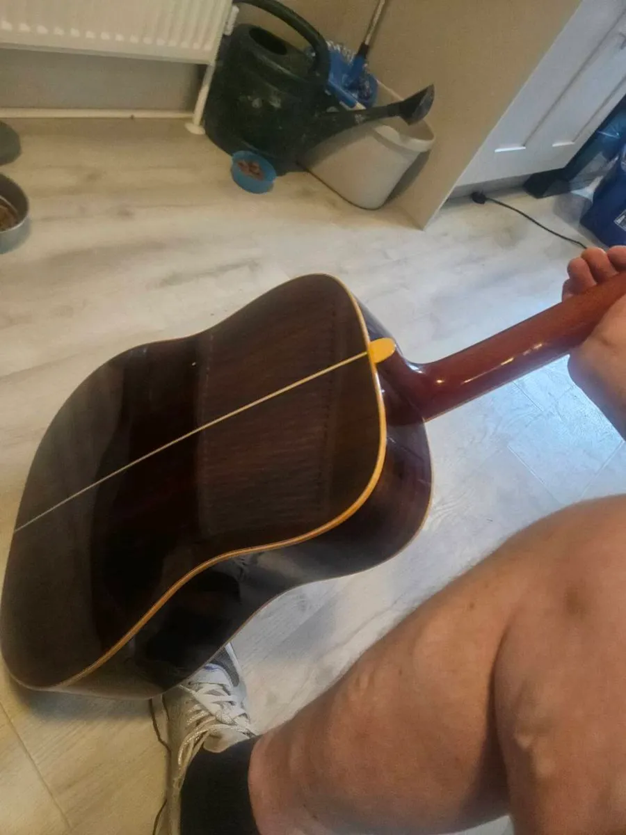 Guitar acoustic - Image 4