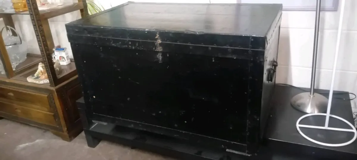 Large US Navy Metal And Wood Trunk - Image 2