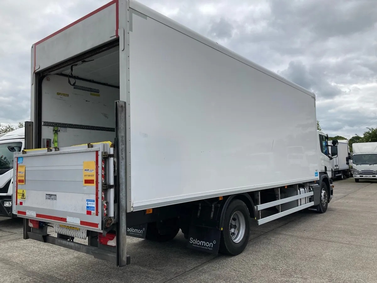 2018 Scania P250 25 ft fridge - Image 4