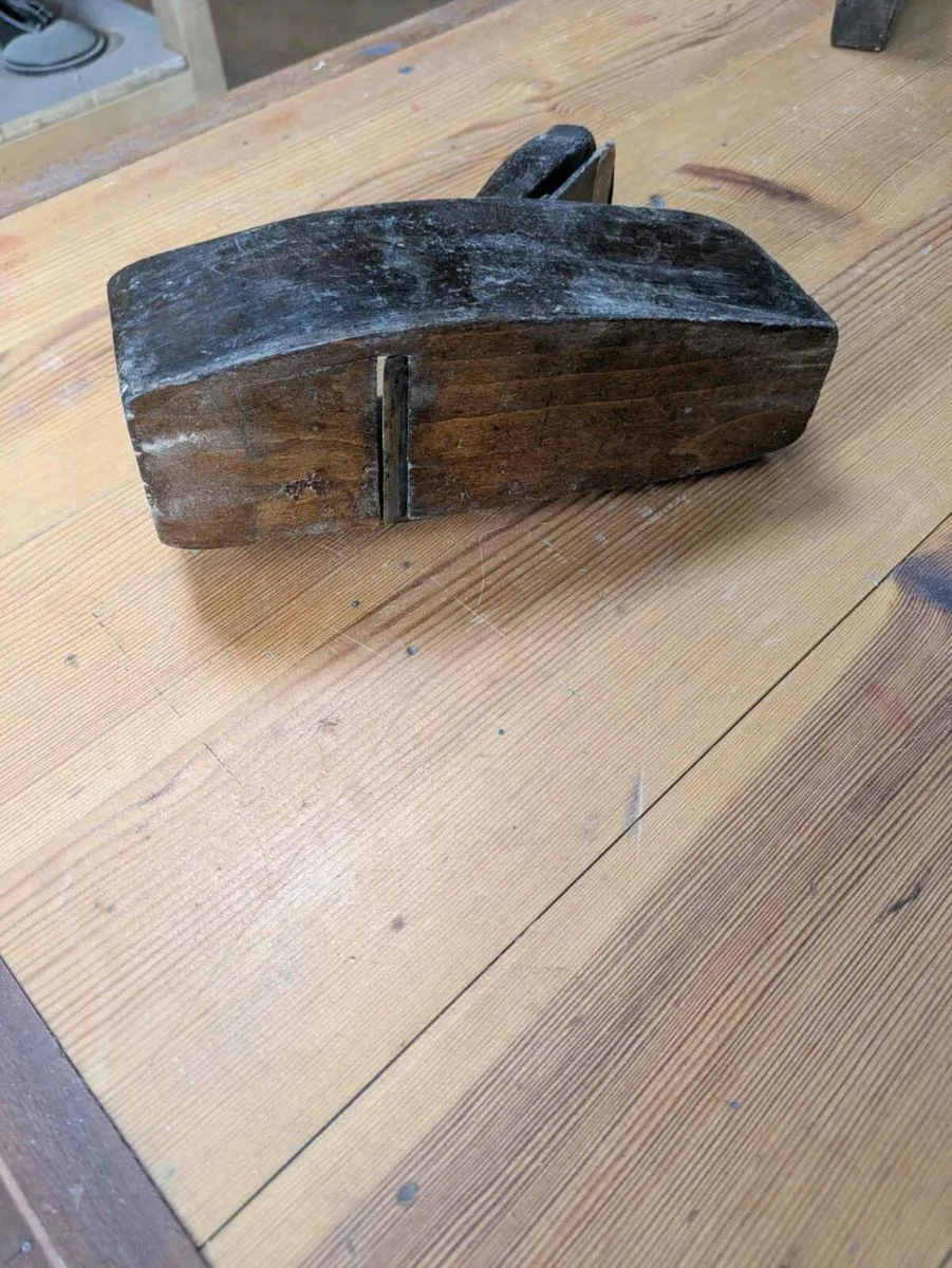 Old wooden hand plane - Image 2