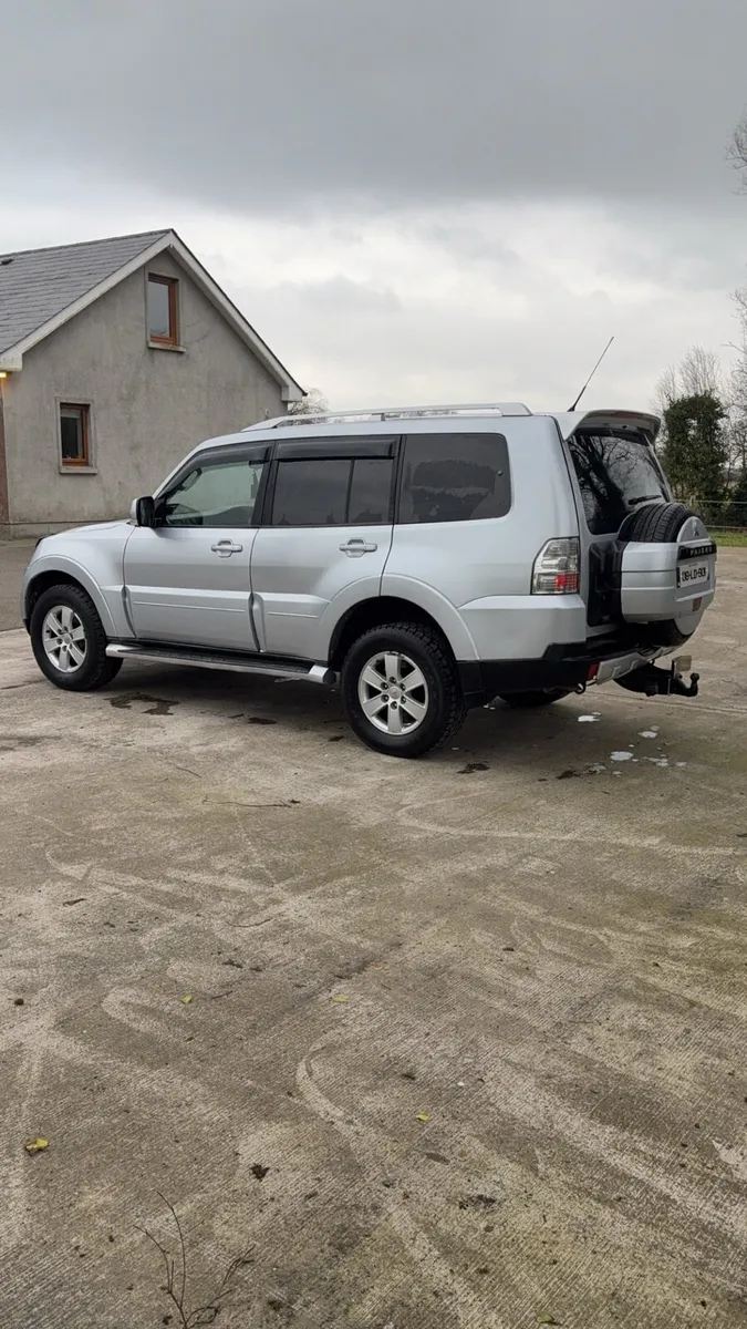 Mitsubishi Pajero - Image 4