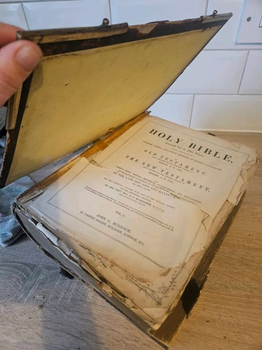 Bible book vintage - Image 3