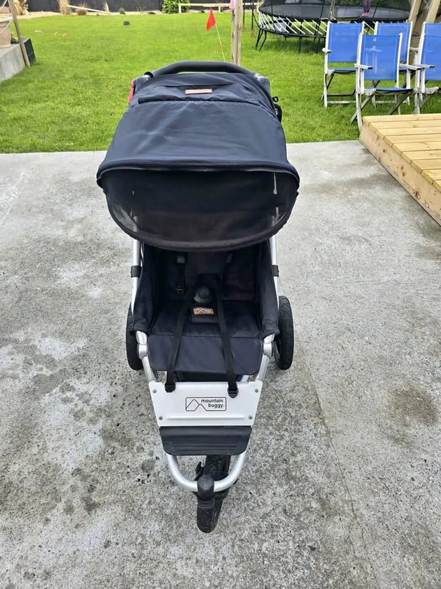 Mountain Buggy Urban Jungle with Carry Cot Plus - Image 1