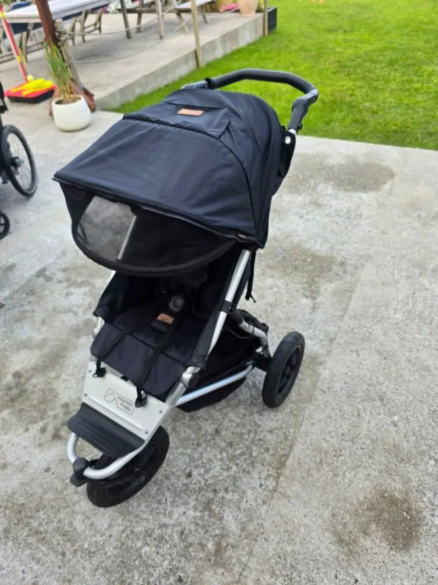 Mountain Buggy Urban Jungle with Carry Cot Plus - Image 2