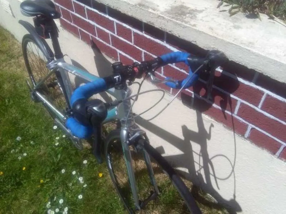 Road bike - Image 4