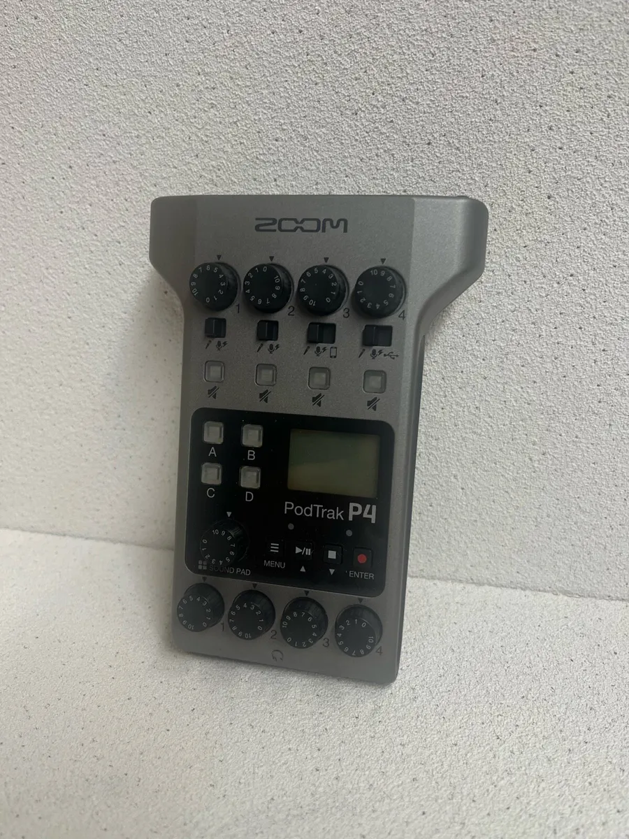 Zoom PodTrak P4 Portable Podcast Recorder - Image 1