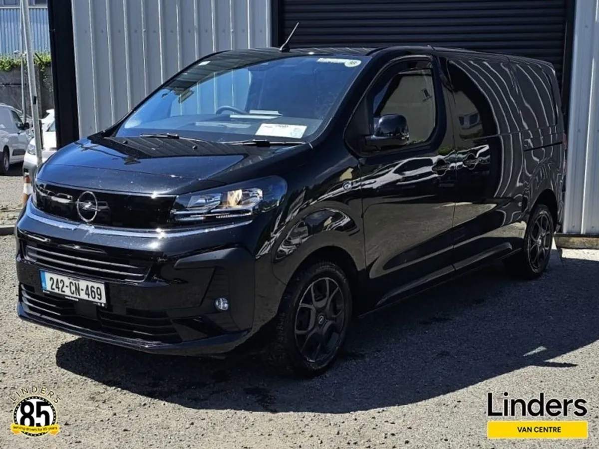 Opel Vivaro MWB SPORTIVE - VERY CLEAN - Image 2