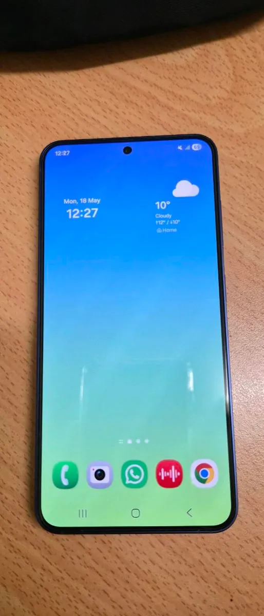 Samsung S25 - Image 1