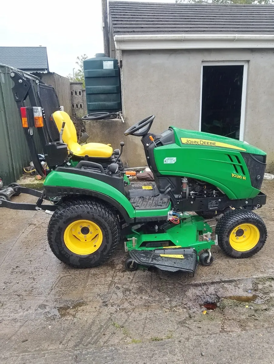 John Deere 1026 R - Image 1