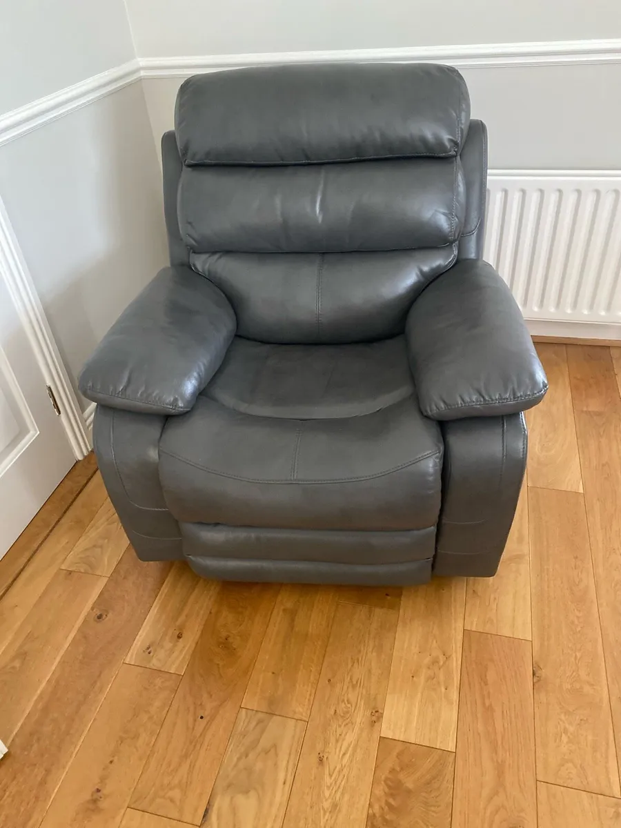 Reclining Armchair - Image 1