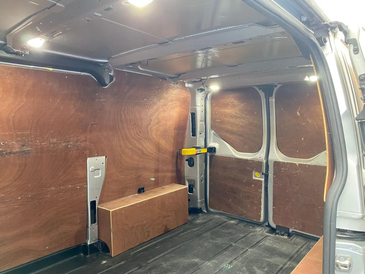Ford Transit Custom 2021 limited auto - Image 2