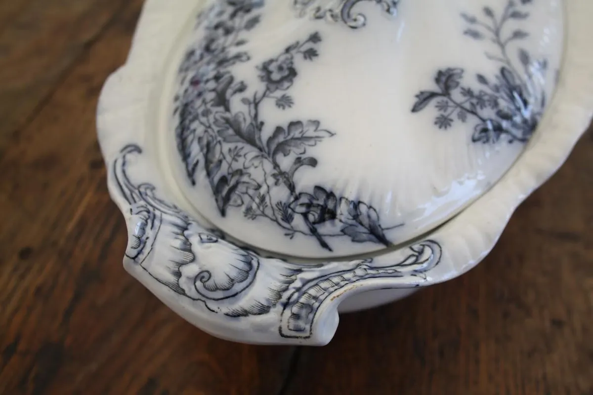 Victorian China Tureen - Image 4