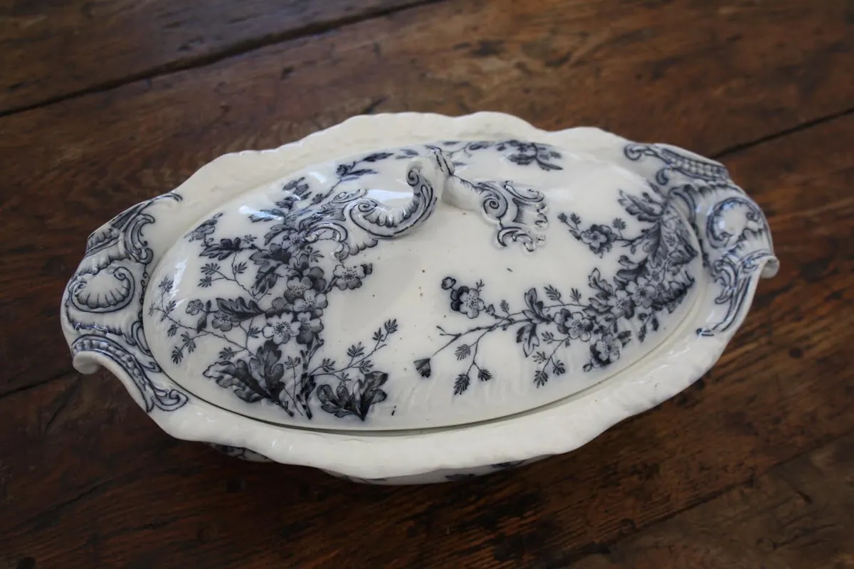 Victorian China Tureen - Image 1