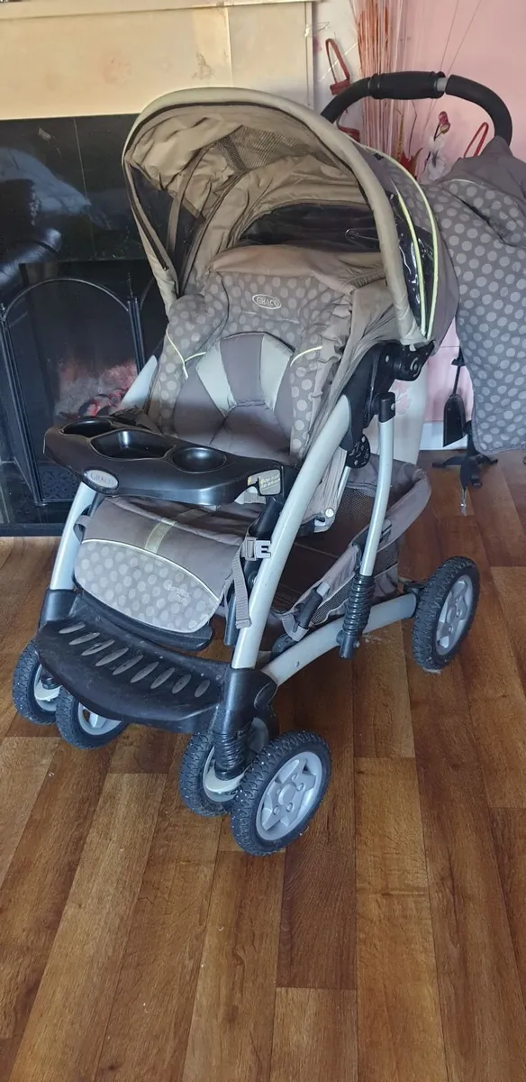 Childs Buggie /Pram - Image 2
