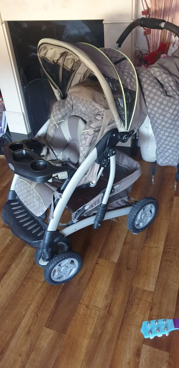 Childs Buggie /Pram - Image 1