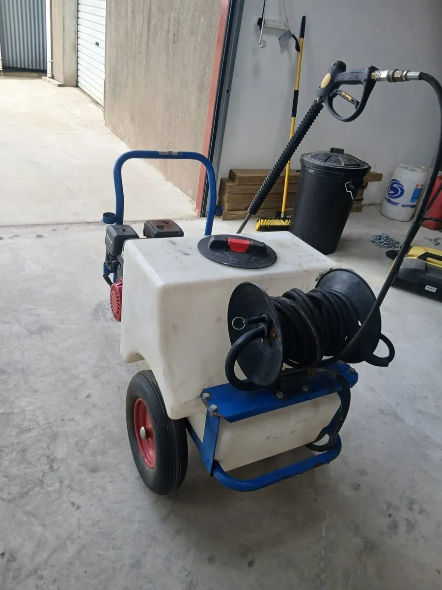 Petrol power washer - Image 1