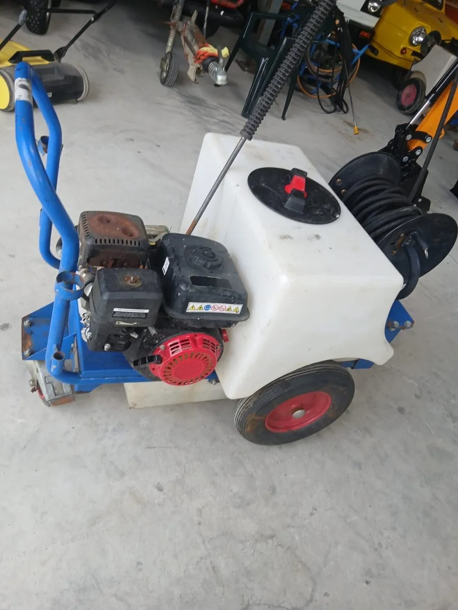 Petrol power washer - Image 3