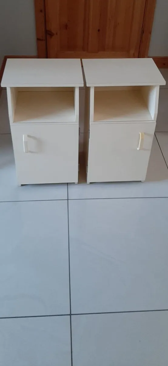 2 matching Bedside presses