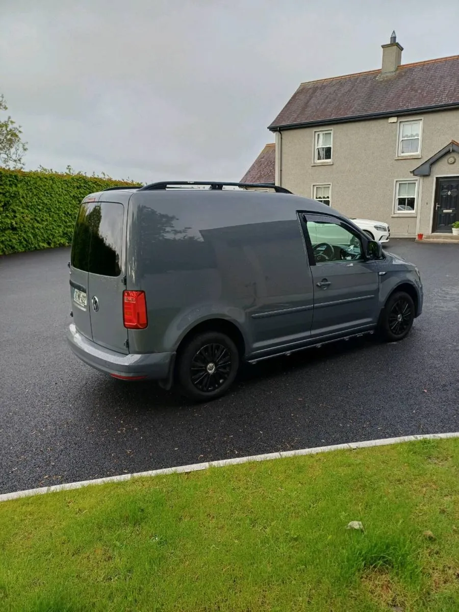 Caddy van - Image 2