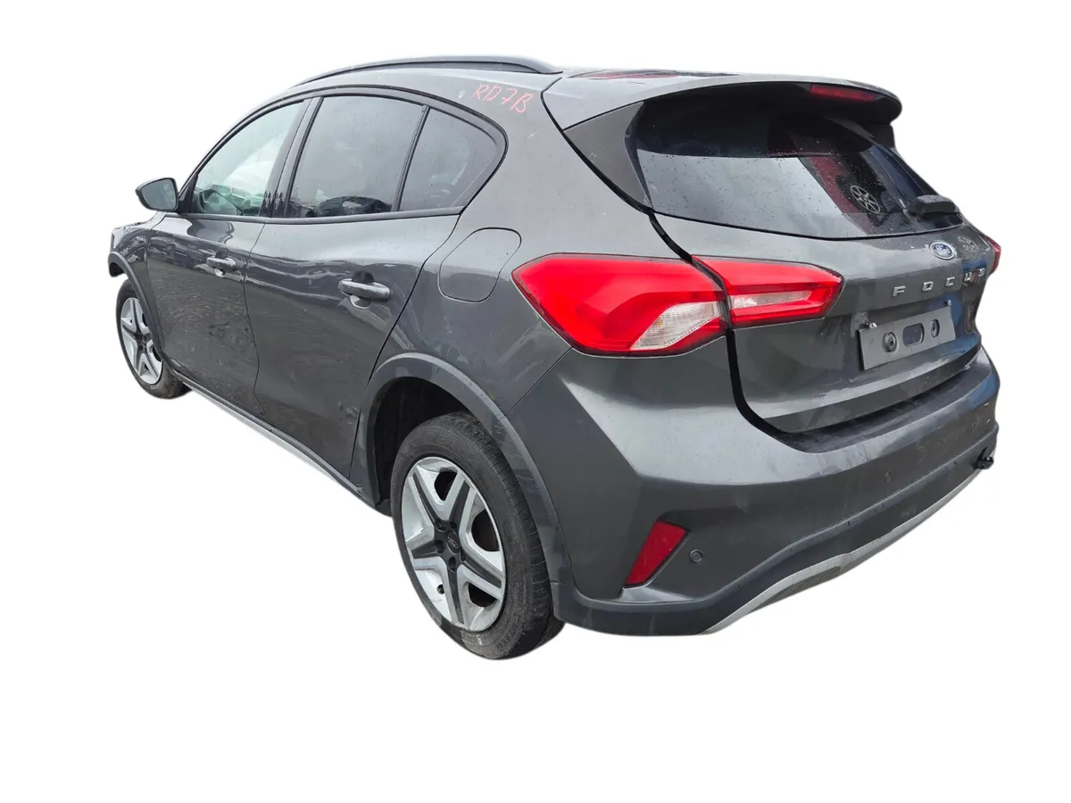 2021 FORD FOCUS For Breaking/Dismantling - Image 4