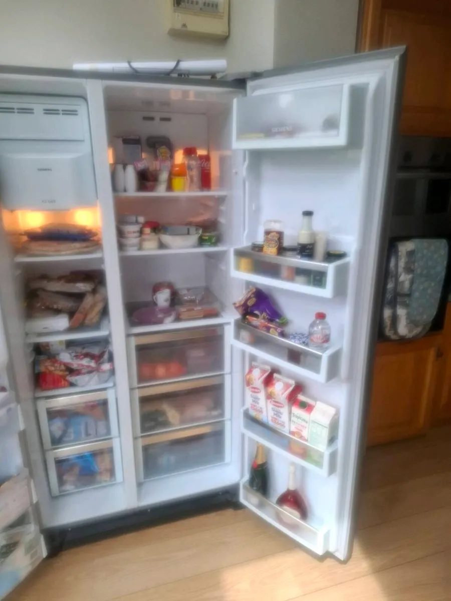 Siemens Standalone Fridge Freezer for Sale - Image 2