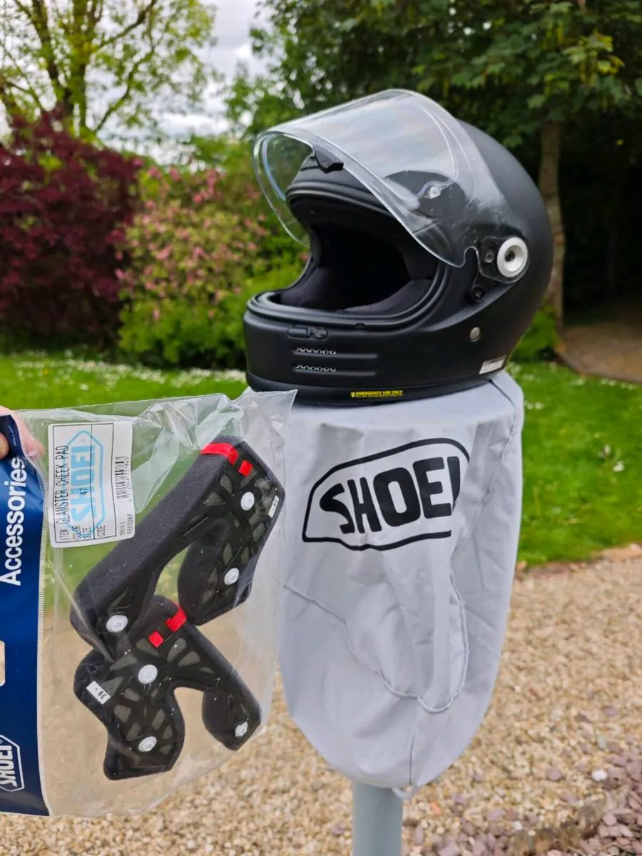 SHOEI GLAMSTER - Image 1