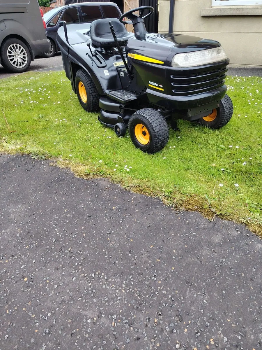 Partner ride on lawnmower - Image 1