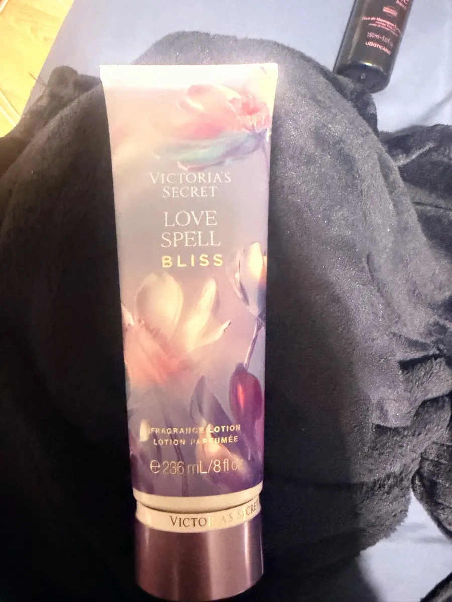 Lotion VS - Image 1