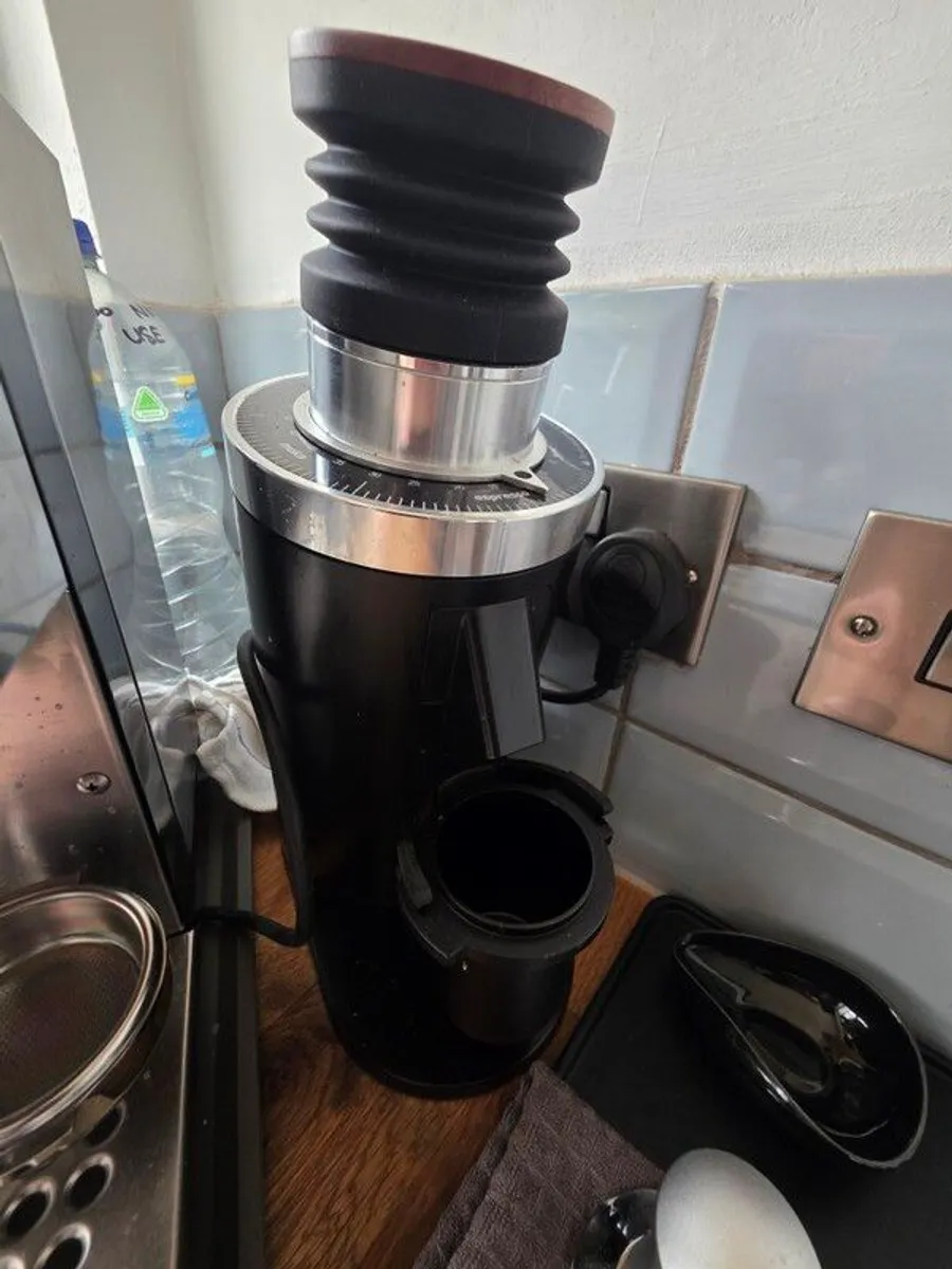 Rancilio Miss Silvia V6 E Espresso Machine and DF64 Gen 2 Single dose electric grinder - Image 3