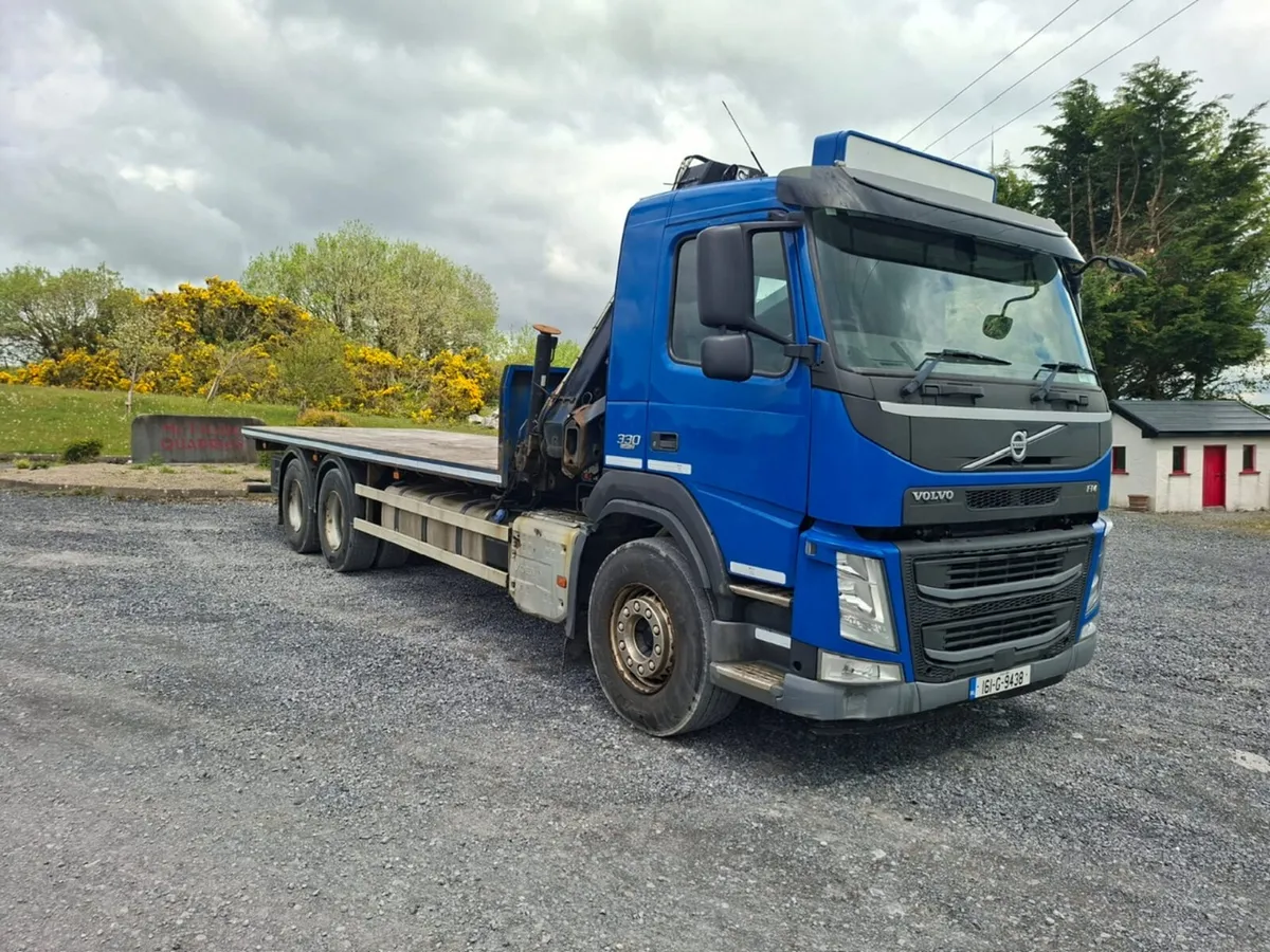2016 Volvo FM330 - Image 2